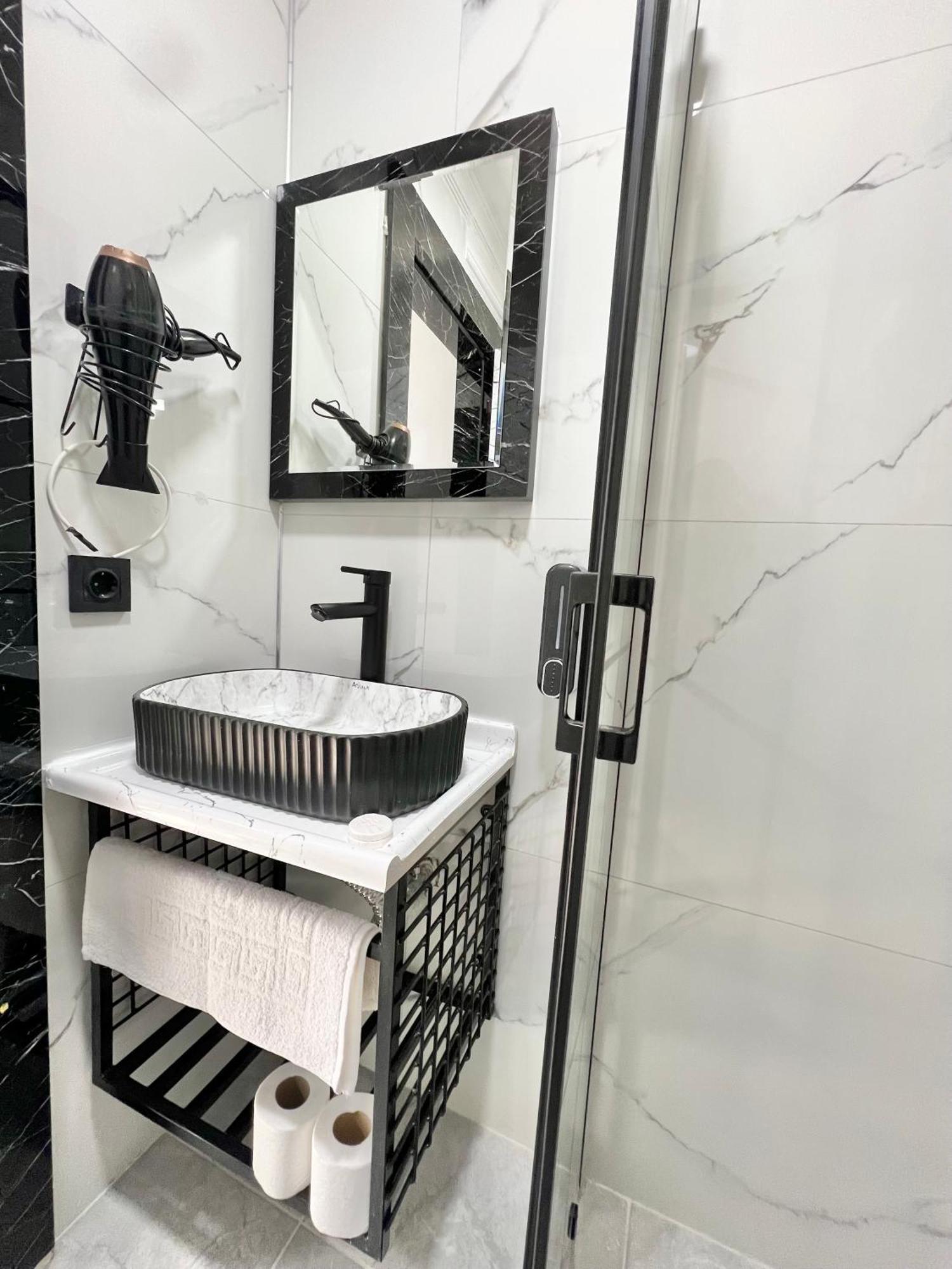 Taksim Larissa Hotel Suites Stambuł Zewnętrze zdjęcie